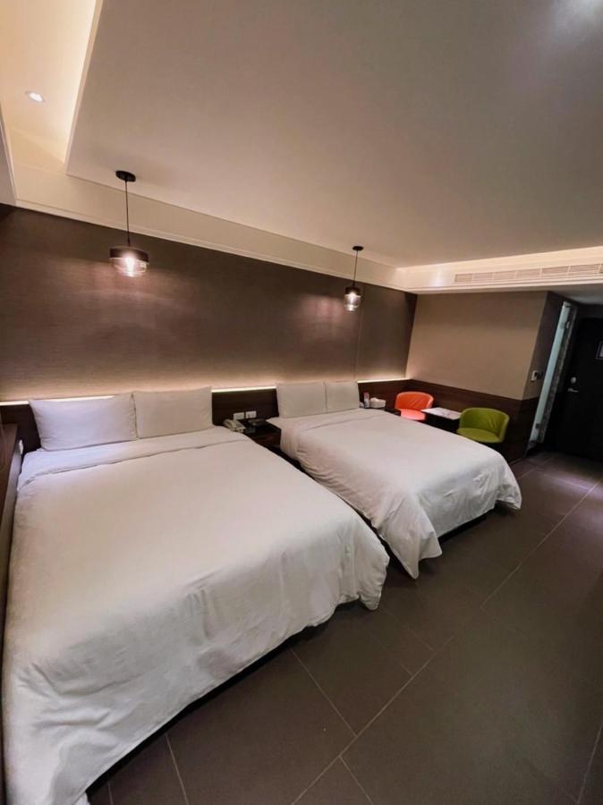 Ouge Motel - Fengshan Kaohsiung Luaran gambar