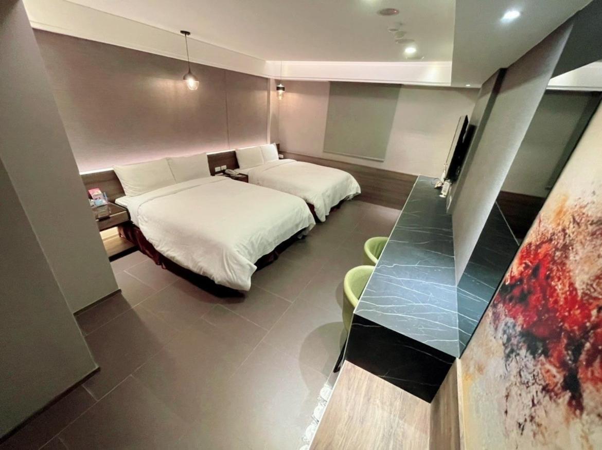 Ouge Motel - Fengshan Kaohsiung Luaran gambar