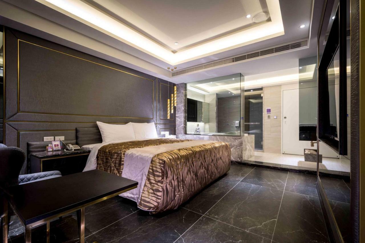 Ouge Motel - Fengshan Kaohsiung Luaran gambar