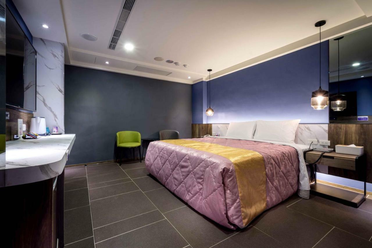 Ouge Motel - Fengshan Kaohsiung Luaran gambar