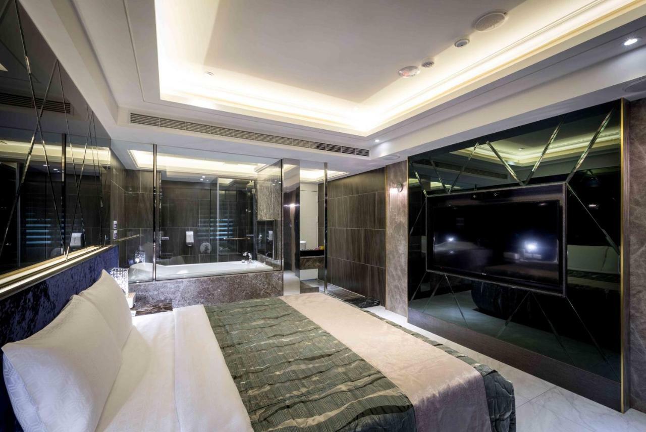 Ouge Motel - Fengshan Kaohsiung Luaran gambar