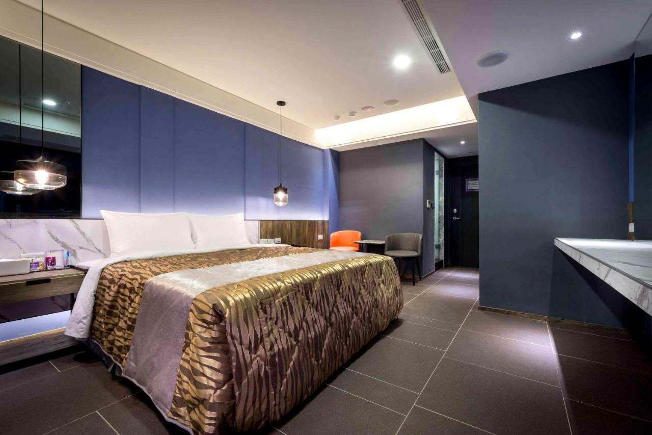 Ouge Motel - Fengshan Kaohsiung Luaran gambar
