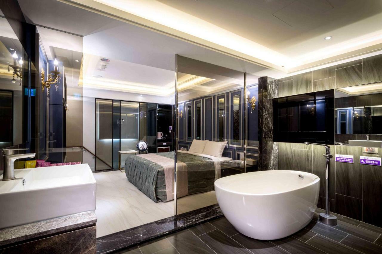 Ouge Motel - Fengshan Kaohsiung Luaran gambar