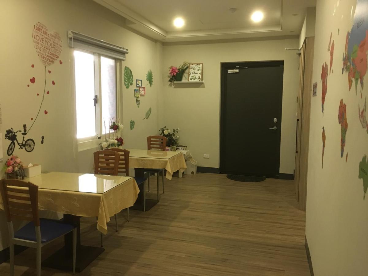 Ouge Motel - Fengshan Kaohsiung Luaran gambar